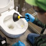 Dlaczego woda w spłuczce wolno się nalewa