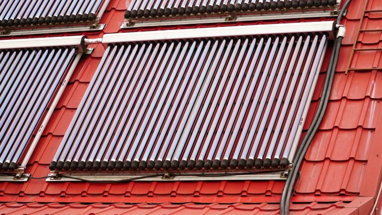 Jak wybrać i zainstalować efektywny zestaw solarny do grzania wody