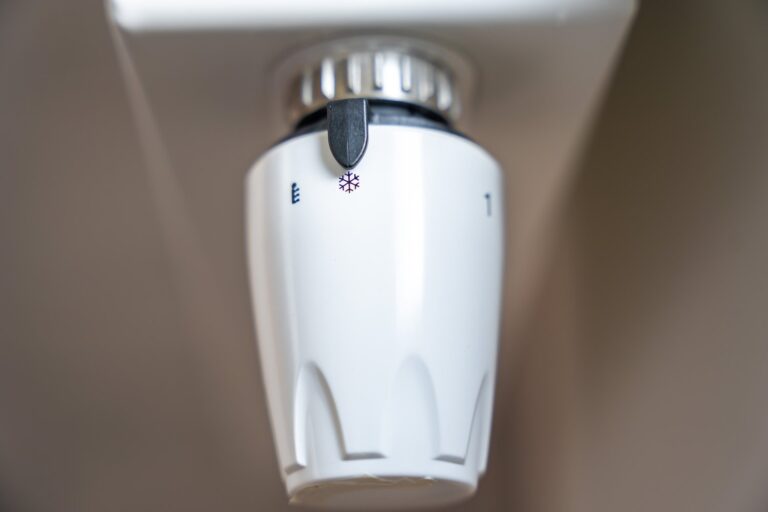 Co oznacza czerwona lampka na instalacji alarmowej