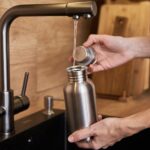 Co robić gdy woda w kranie ma słony posmak