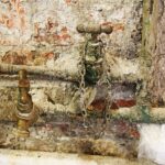 Dlaczego woda z bojlera ma dziwny kolor i nieprzyjemny zapach