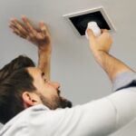 Jak rozpoznać czy wentylator w łazience jest zatkany