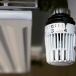 Jak rozpoznać uszkodzony czujnik temperatury w termostacie grzejnikowym