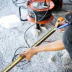 Jak skutecznie usunąć kamień z instalacji wodociągowej w domu