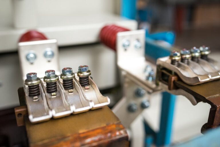 Jak sprawdzić czy bezpiecznik automatyczny wymaga wymiany