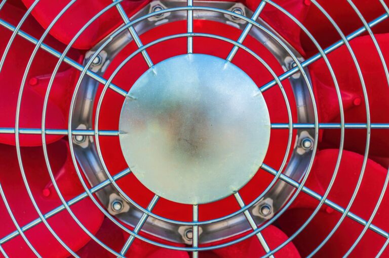 Co robić gdy wentylator wyciągowy w kuchni słabo usuwa opary