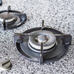 Dlaczego instalacja gazowa wydaje syczący dźwięk przy kuchence