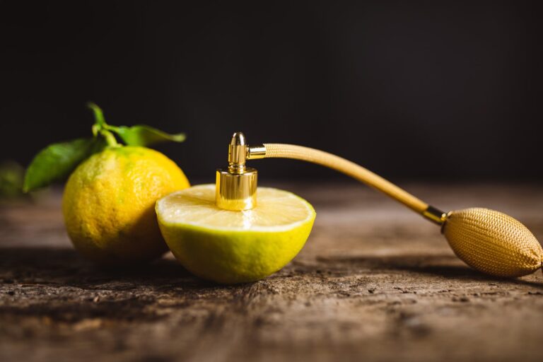 Dlaczego woda w kranie ma żółty kolor po dłuższej nieobecności